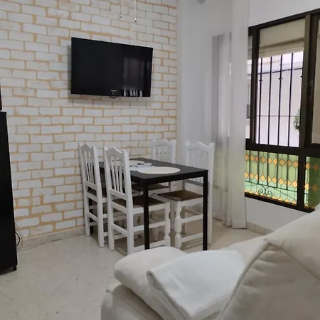Vistas Al Mar A 40 Metros Playa Homestay *